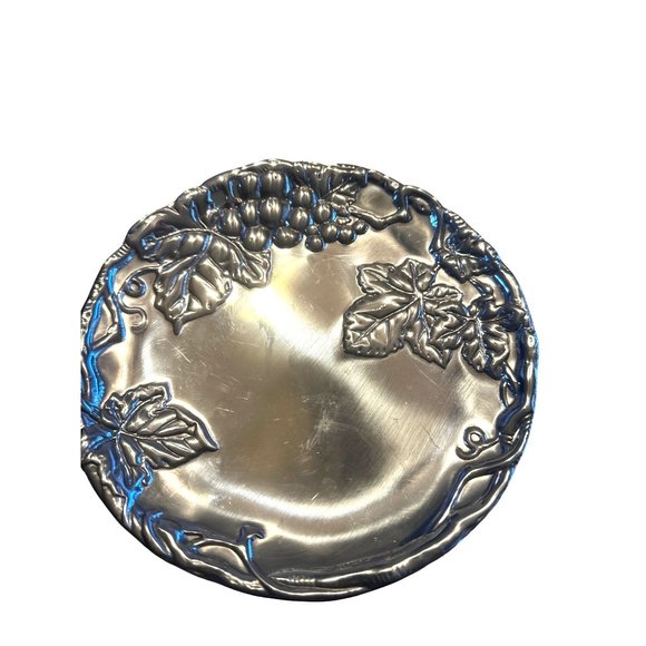 Arthur Court Grape and Leaf Design 7.5” Serving Tray - Picture 3 of 5